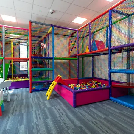Apartman Osiedle Feniks Z Basenem, Silownia I Strefa Bbq Blisko Plazy W Kolobrzegu By Renters Kołobrzeg